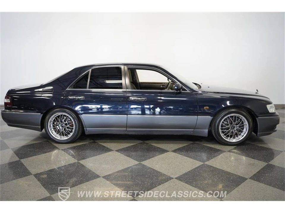 1998 Nissan Cima 3rd Gen - Image 15 of 31