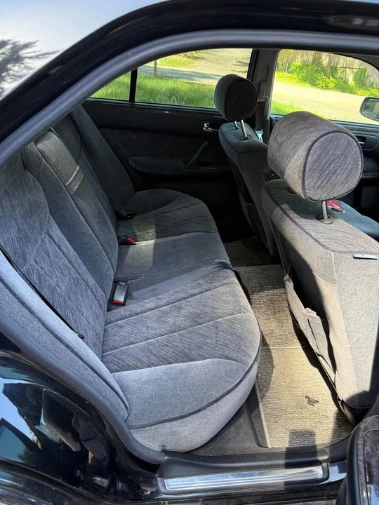 1998 Nissan Cima 3rd Gen - Image 9 of 11