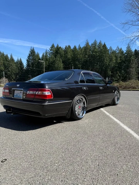 1998 Nissan Cima 3rd Gen - Image 4 of 11