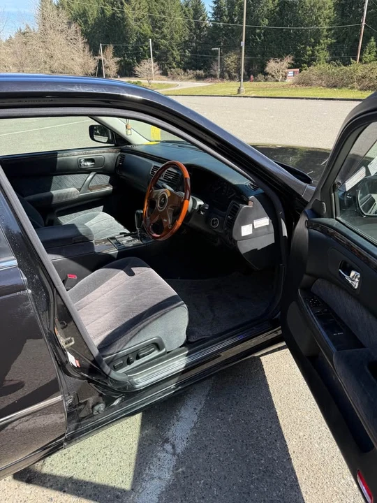 1998 Nissan Cima 3rd Gen - Image 6 of 11