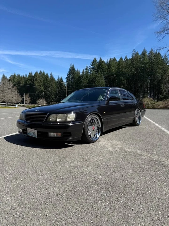 1998 Nissan Cima 3rd Gen - Image 2 of 11