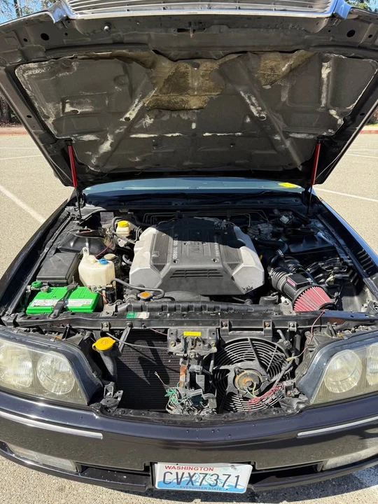 1998 Nissan Cima 3rd Gen - Image 5 of 11