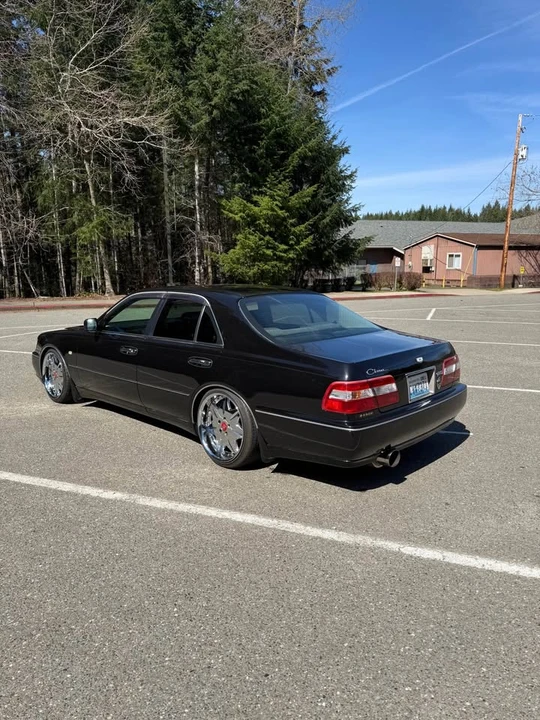 1998 Nissan Cima 3rd Gen - Image 3 of 11