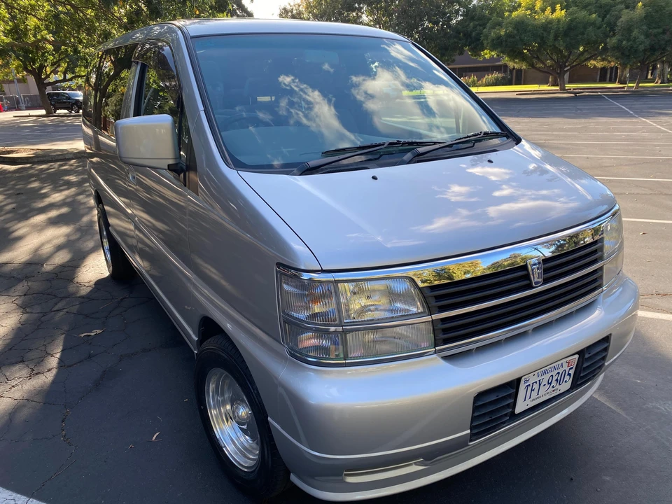 1998 Nissan Elgrand 1st Gen - Image 23 of 31
