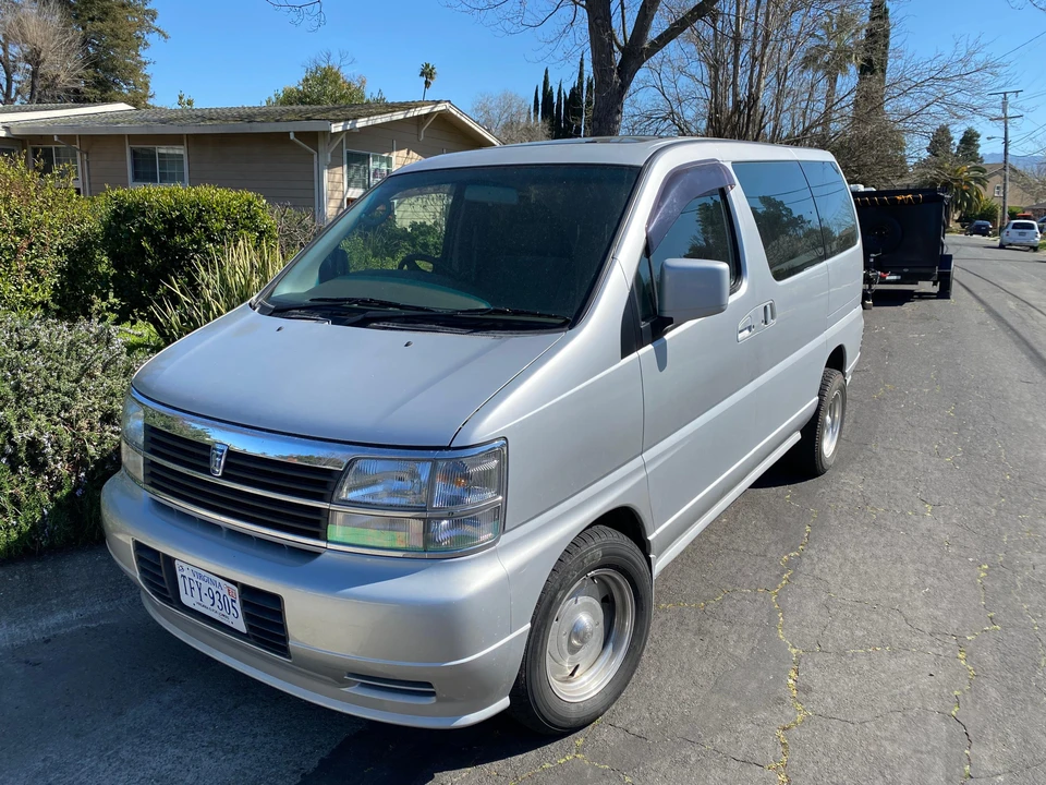 1998 Nissan Elgrand 1st Gen - Image 10 of 31