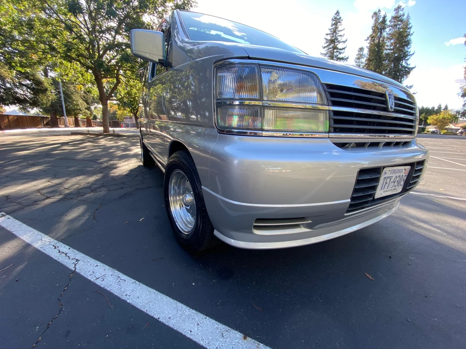 1998 Nissan Elgrand 1st Gen - Image 25 of 31