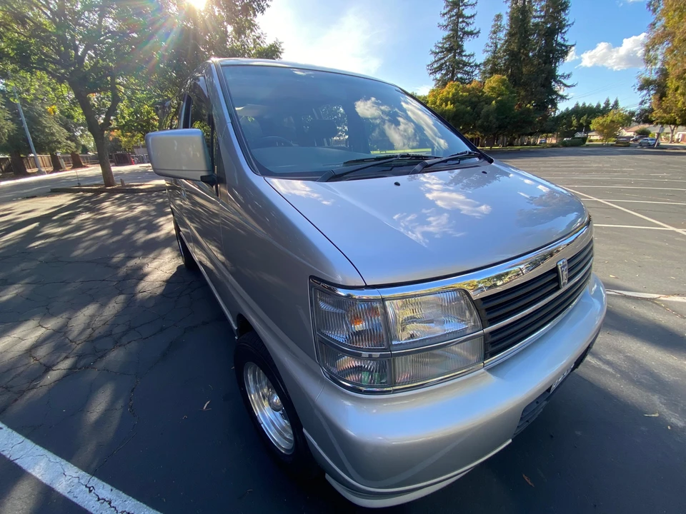 1998 Nissan Elgrand 1st Gen - Image 24 of 31