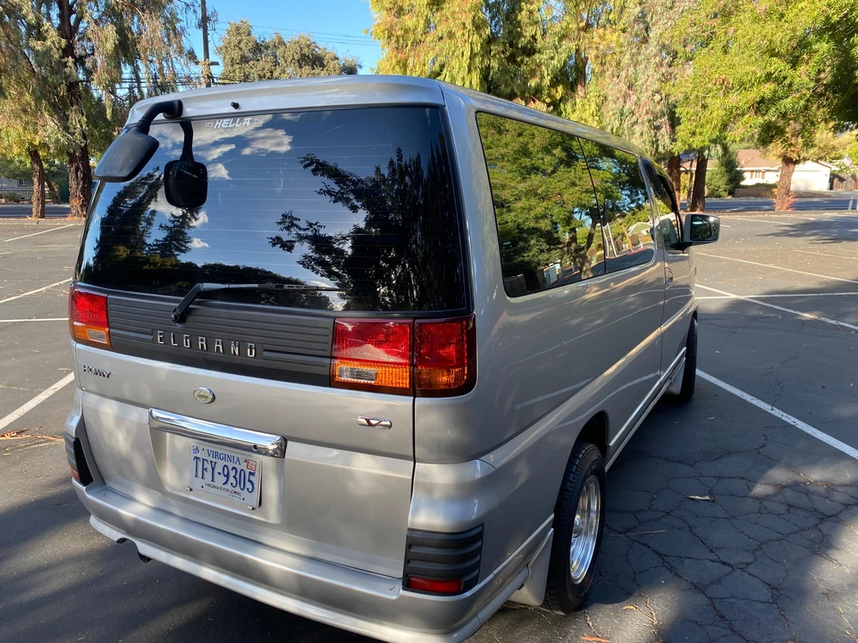 1998 Nissan Elgrand 1st Gen - Image 16 of 31