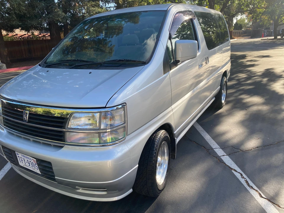 1998 Nissan Elgrand 1st Gen - Image 9 of 31