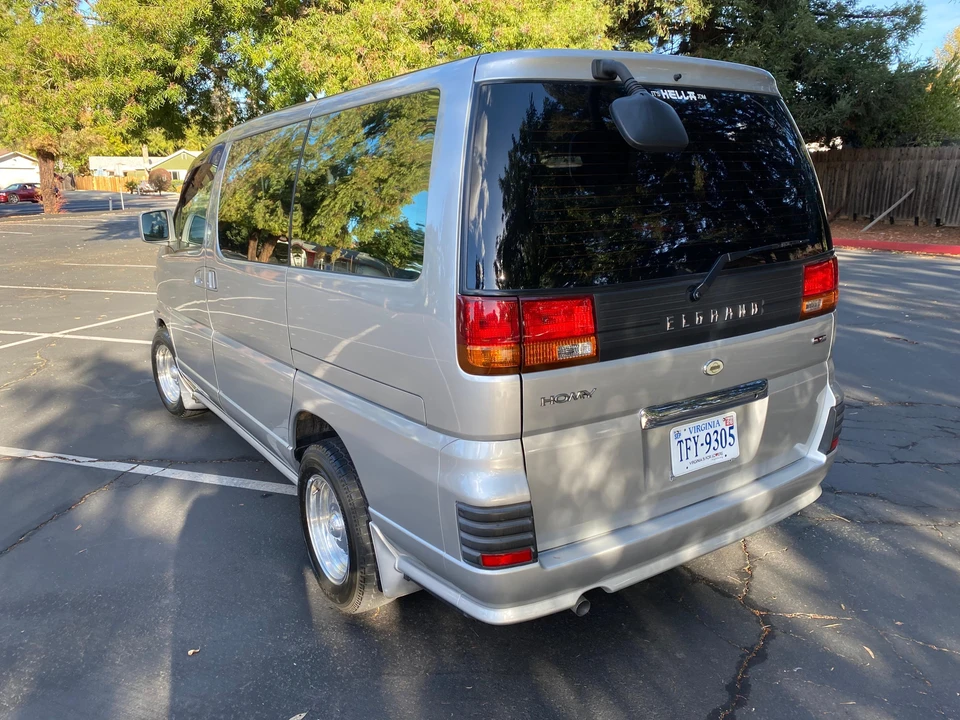 1998 Nissan Elgrand 1st Gen - Image 13 of 31