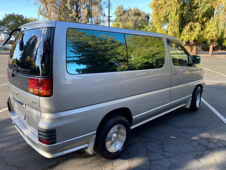 1998 Nissan Elgrand 1st Gen - Image 18 of 31