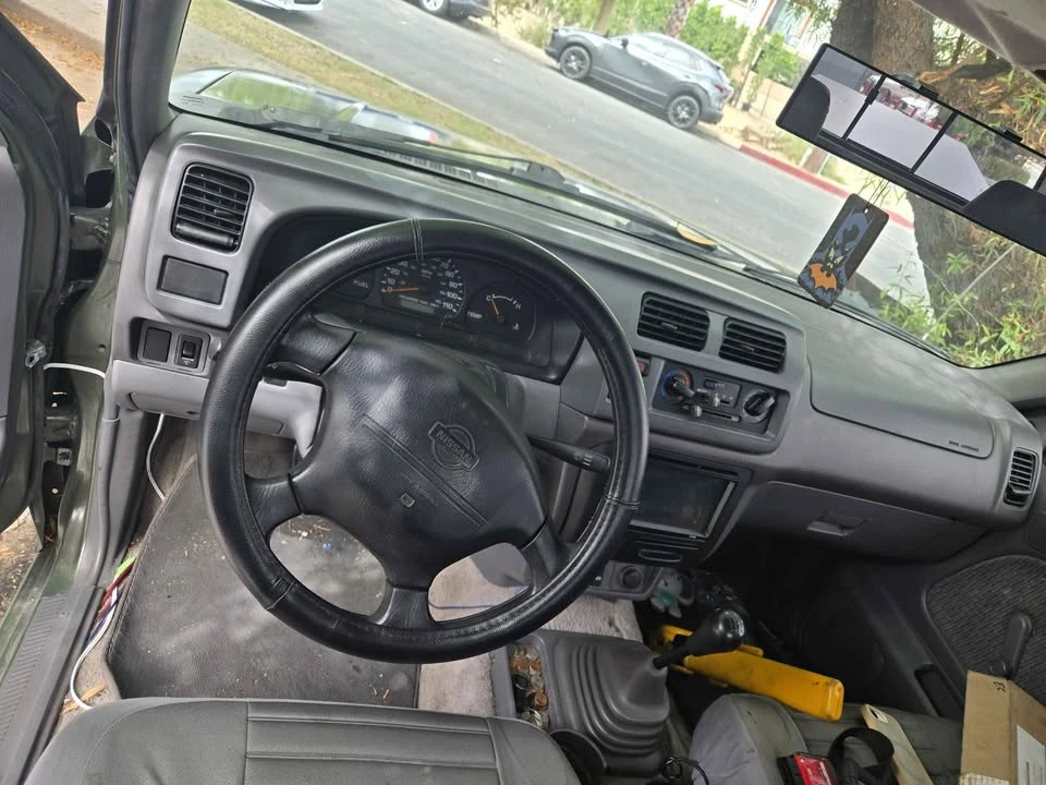 1998 Nissan Frontier 1st Gen - Image 5 of 6