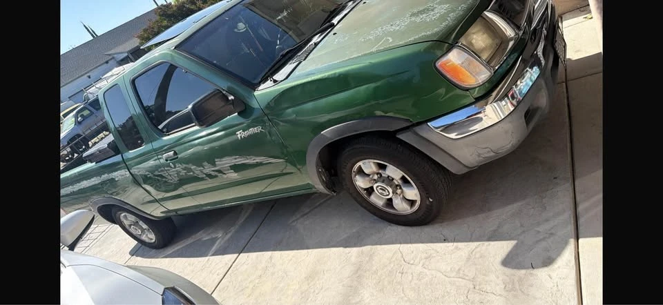 1998 Nissan Frontier 1st Gen - Image 2 of 10