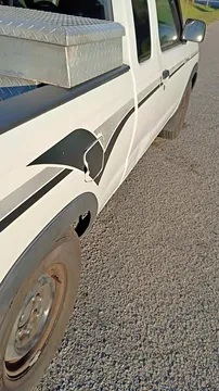 1998 Nissan Frontier Nismo Pickup 2D 6 ft