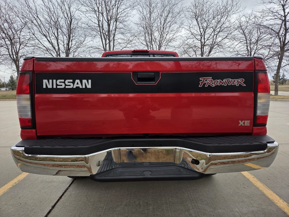 1998 Nissan Frontier 1st Gen - Image 21 of 31