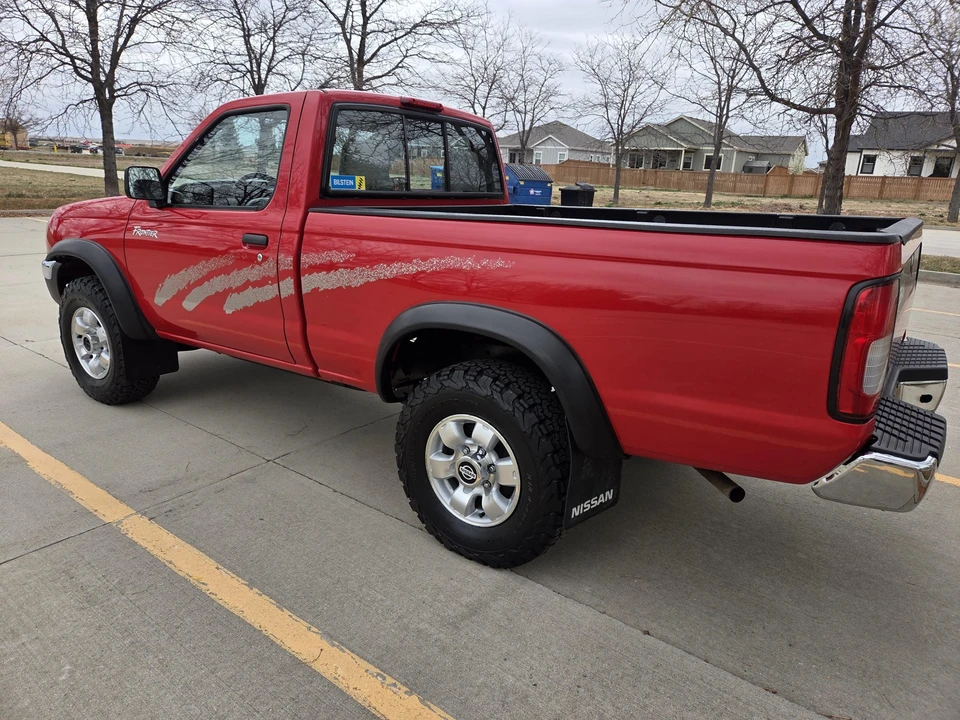 1998 Nissan Frontier 1st Gen - Image 19 of 31
