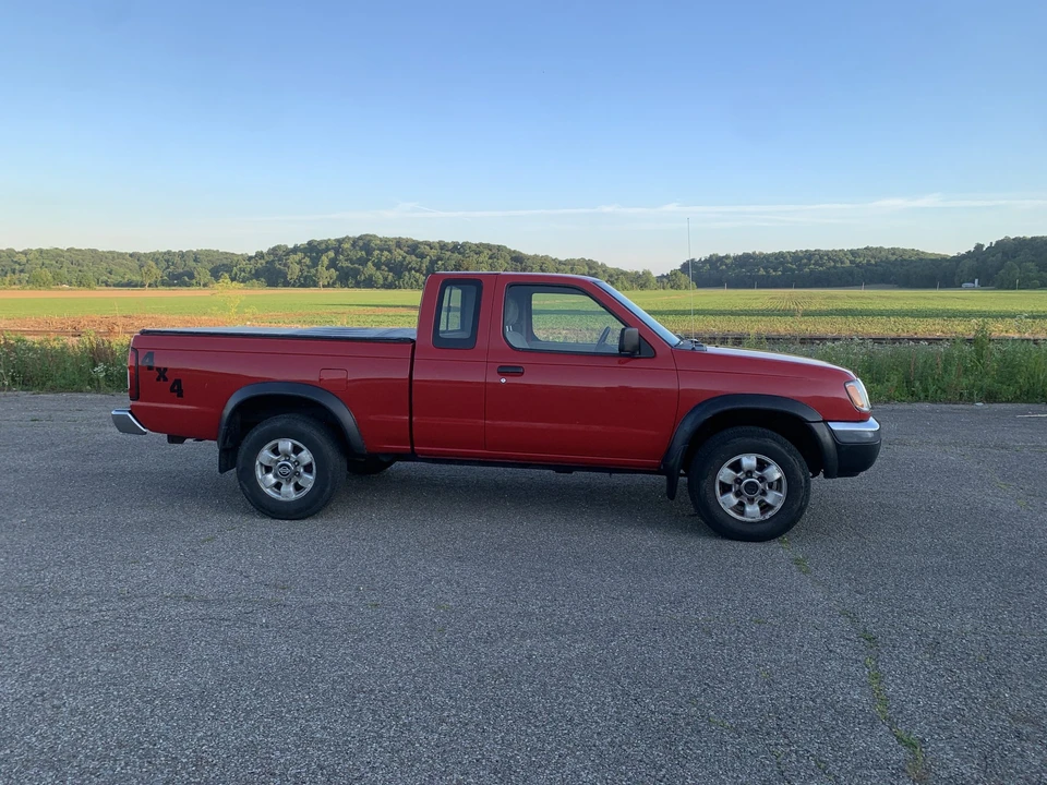 1998 Nissan Frontier 1st Gen - Image 18 of 31
