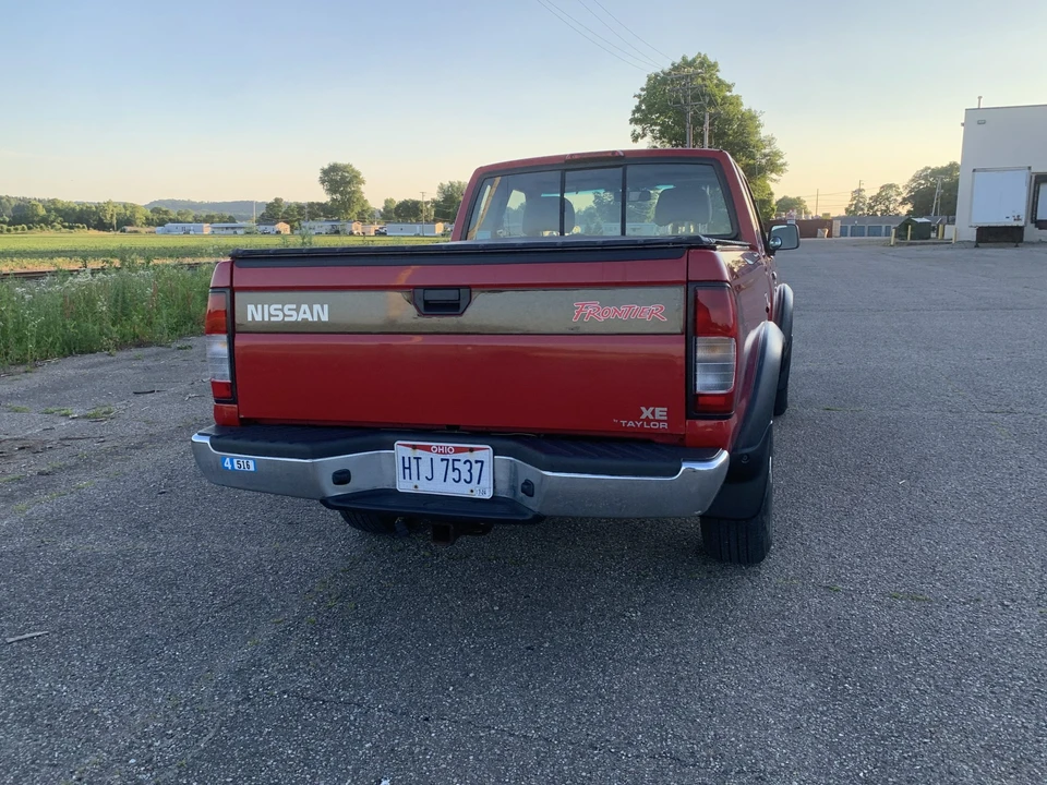 1998 Nissan Frontier 1st Gen - Image 30 of 31