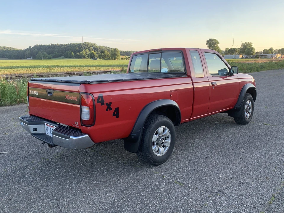 1998 Nissan Frontier 1st Gen - Image 27 of 31