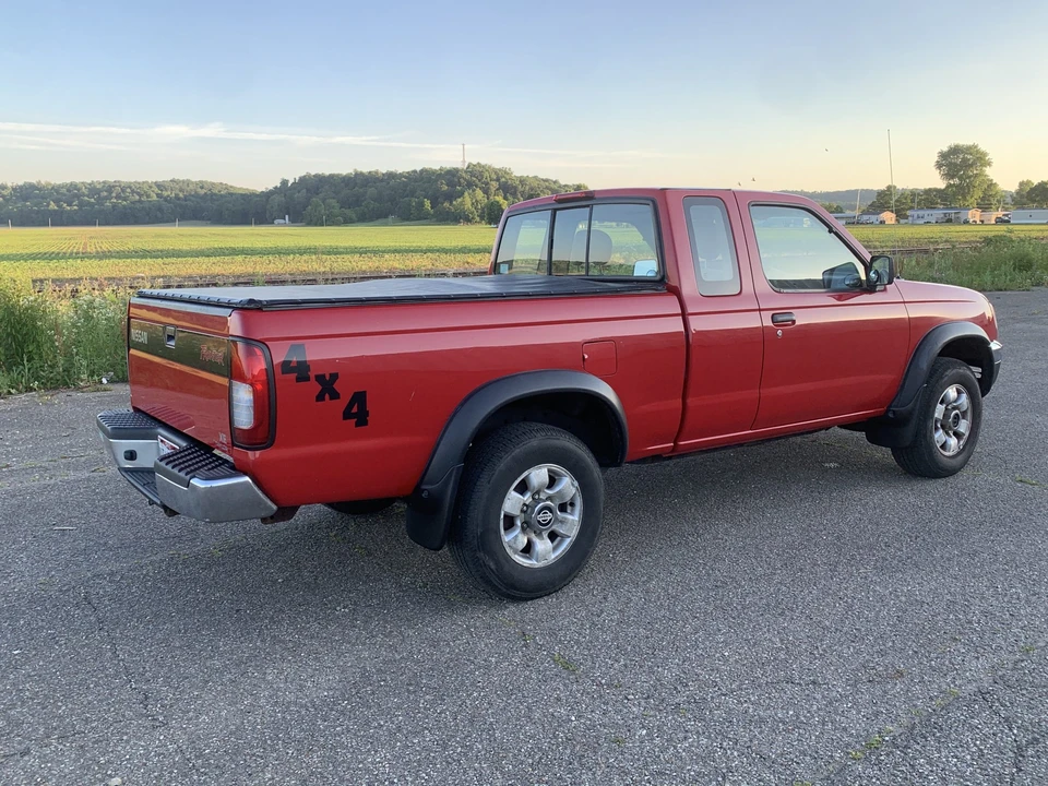 1998 Nissan Frontier 1st Gen - Image 26 of 31