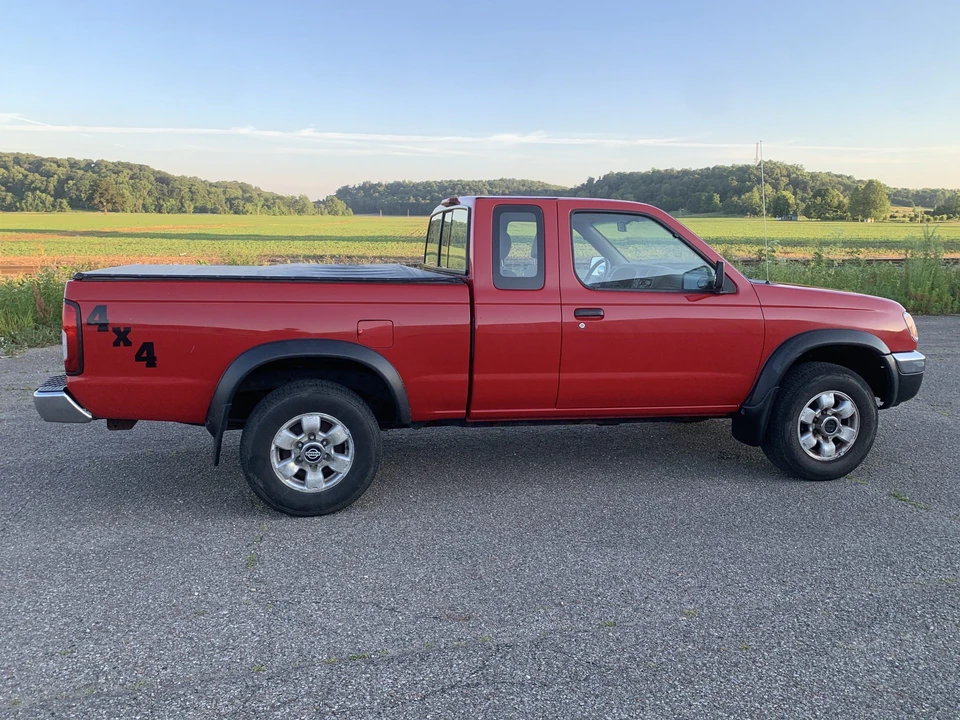 1998 Nissan Frontier 1st Gen - Image 23 of 31