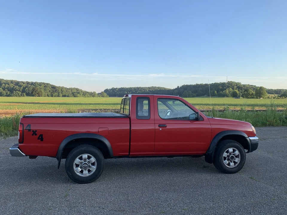 1998 Nissan Frontier 1st Gen - Image 21 of 31