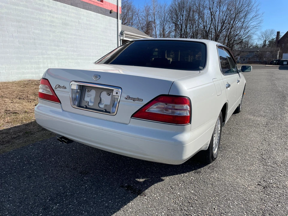 1998 Nissan Gloria 8th Gen - Image 23 of 31