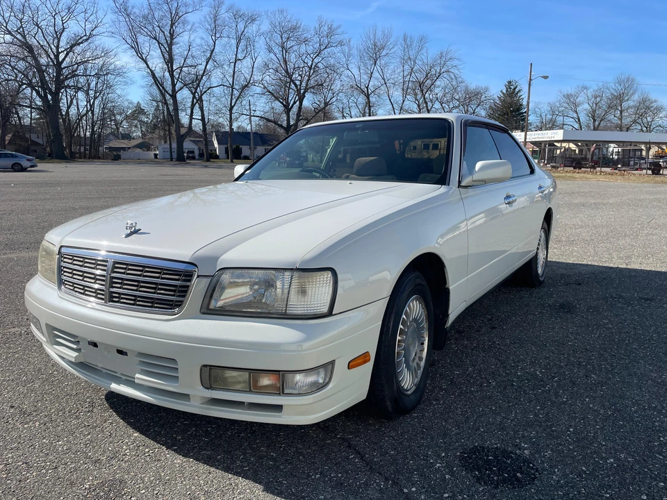 1998 Nissan Gloria 8th Gen - Image 10 of 31