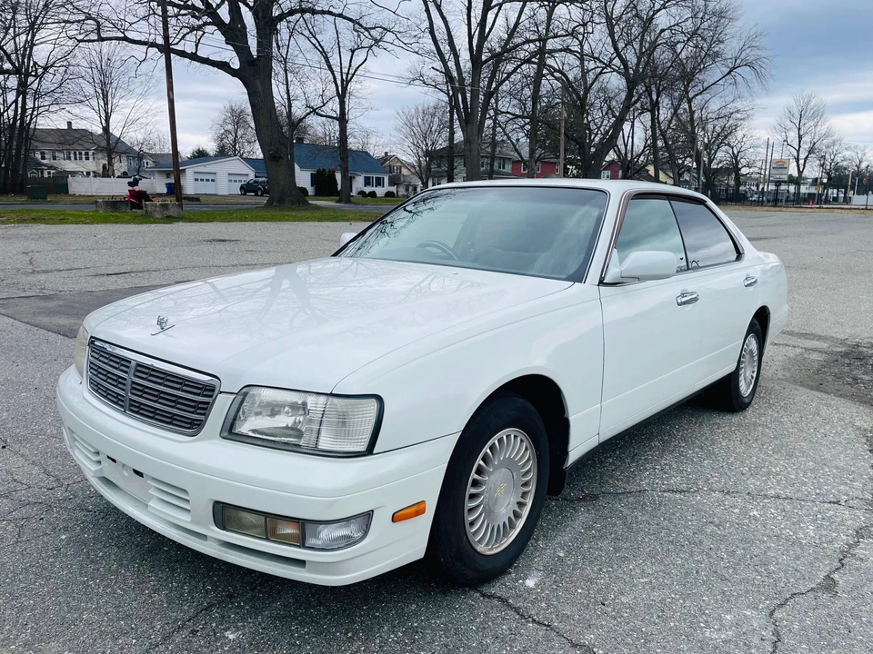 1998 Nissan Gloria 8th Gen - Image 11 of 31