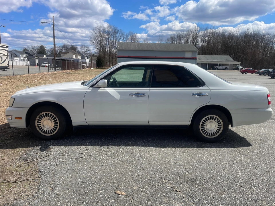 1998 Nissan Gloria 8th Gen - Image 17 of 31