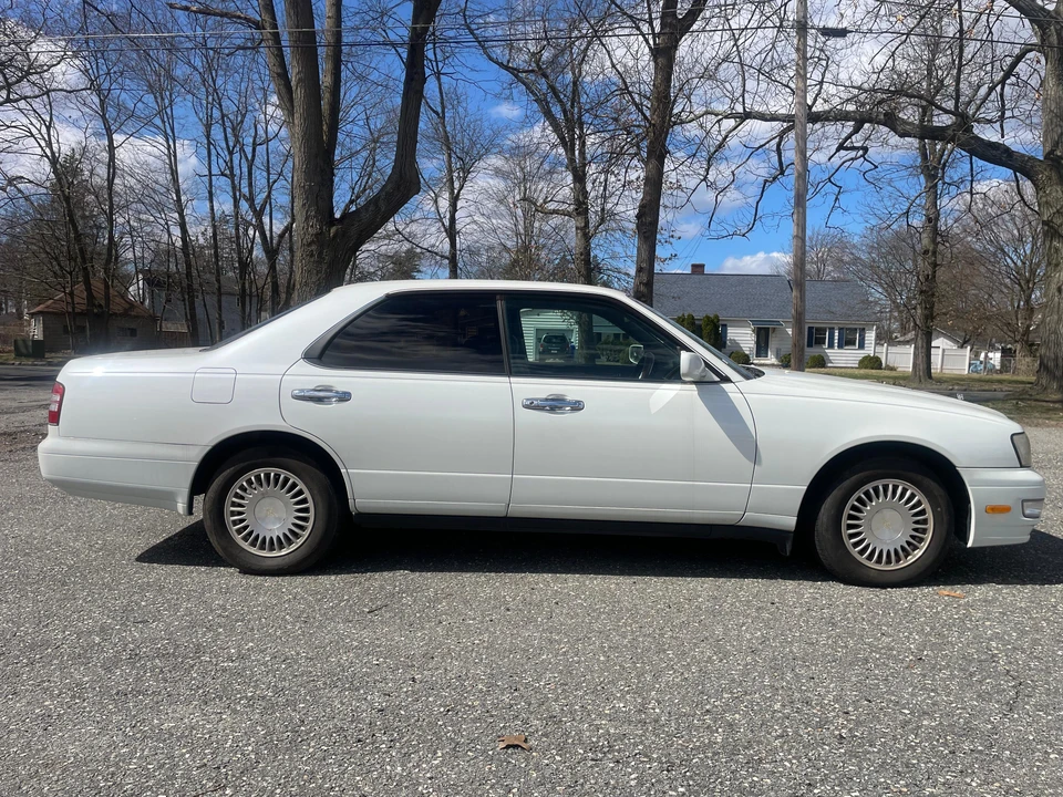 1998 Nissan Gloria 8th Gen - Image 26 of 31