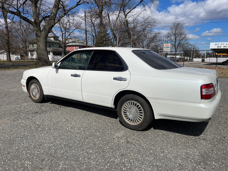1998 Nissan Gloria 8th Gen - Image 19 of 31