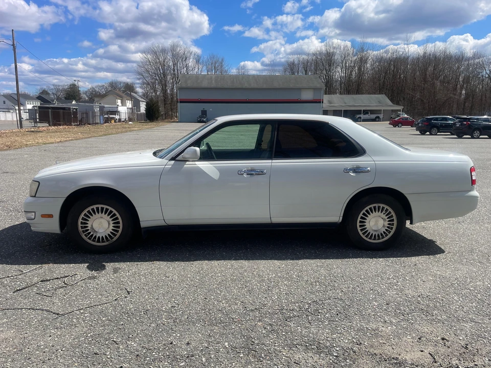 1998 Nissan Gloria 8th Gen - Image 16 of 31