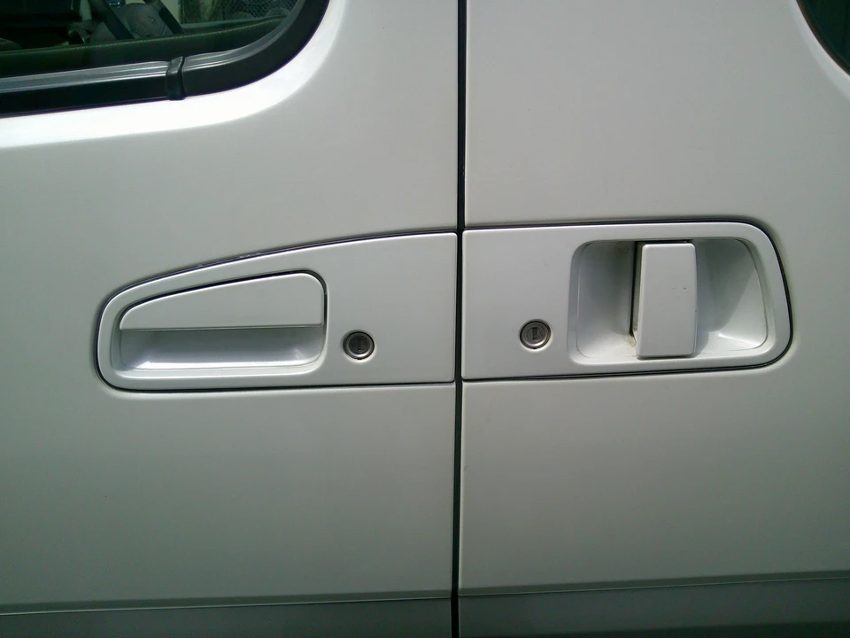 1998 Nissan Elgrand 1st Gen - Image 18 of 31