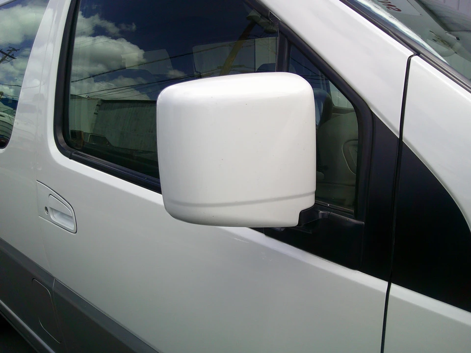 1998 Nissan Elgrand 1st Gen - Image 16 of 31