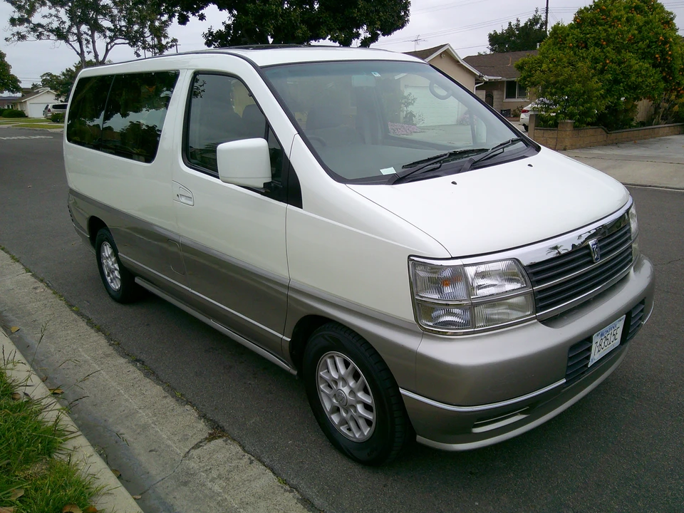 1998 Nissan Elgrand 1st Gen - Image 8 of 31