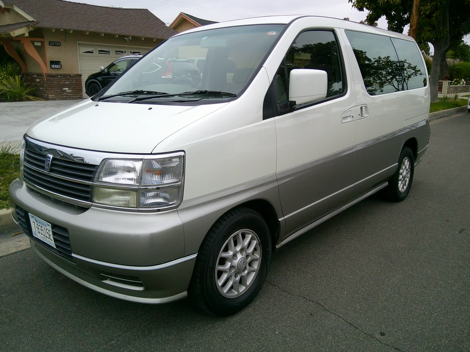 1998 Nissan Elgrand 1st Gen - Image 2 of 31