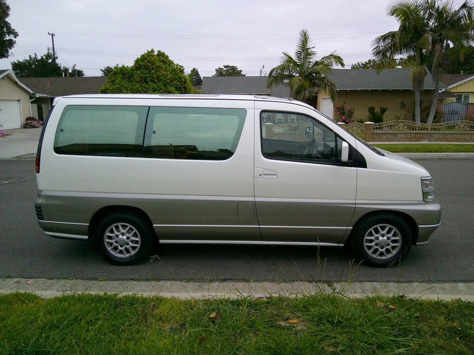 1998 Nissan Elgrand 1st Gen - Image 7 of 31