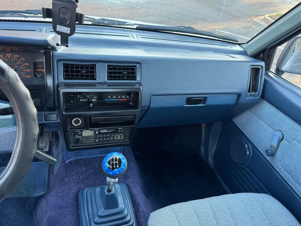 1998 Nissan Frontier 1st Gen - Image 5 of 10