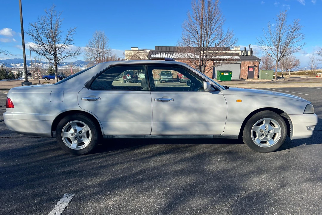 1998 Nissan Leopard 4th Gen - Image 3 of 31