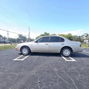 1998 Nissan Maxima S Sedan 4D