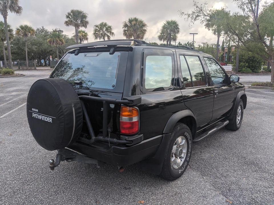 1998 Nissan Pathfinder 2nd Gen - Image 11 of 31