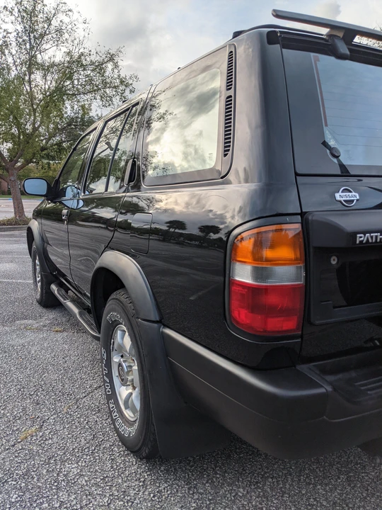 1998 Nissan Pathfinder 2nd Gen - Image 25 of 31