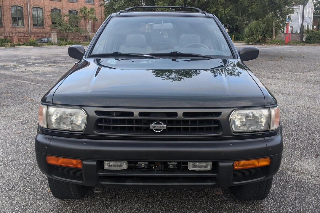 1998 Nissan Pathfinder 2nd Gen - Image 2 of 31