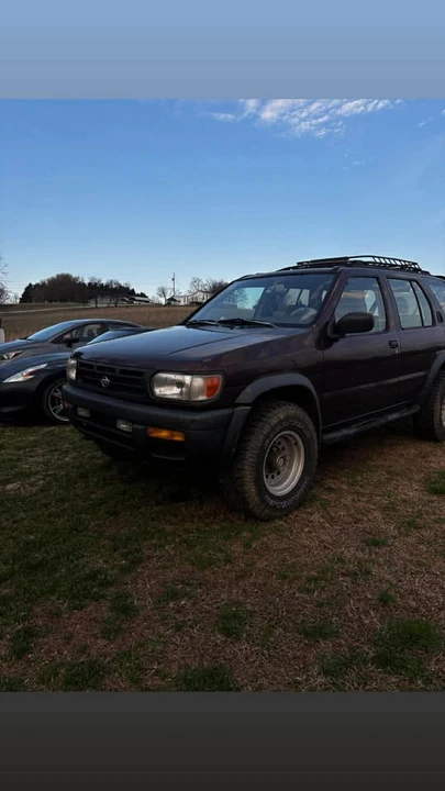 1998 Nissan Pathfinder 2nd Gen - Image 3 of 14