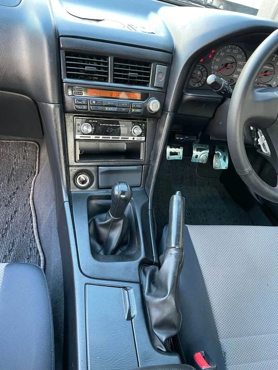 1998 Nissan Skyline - Image 16 of 20
