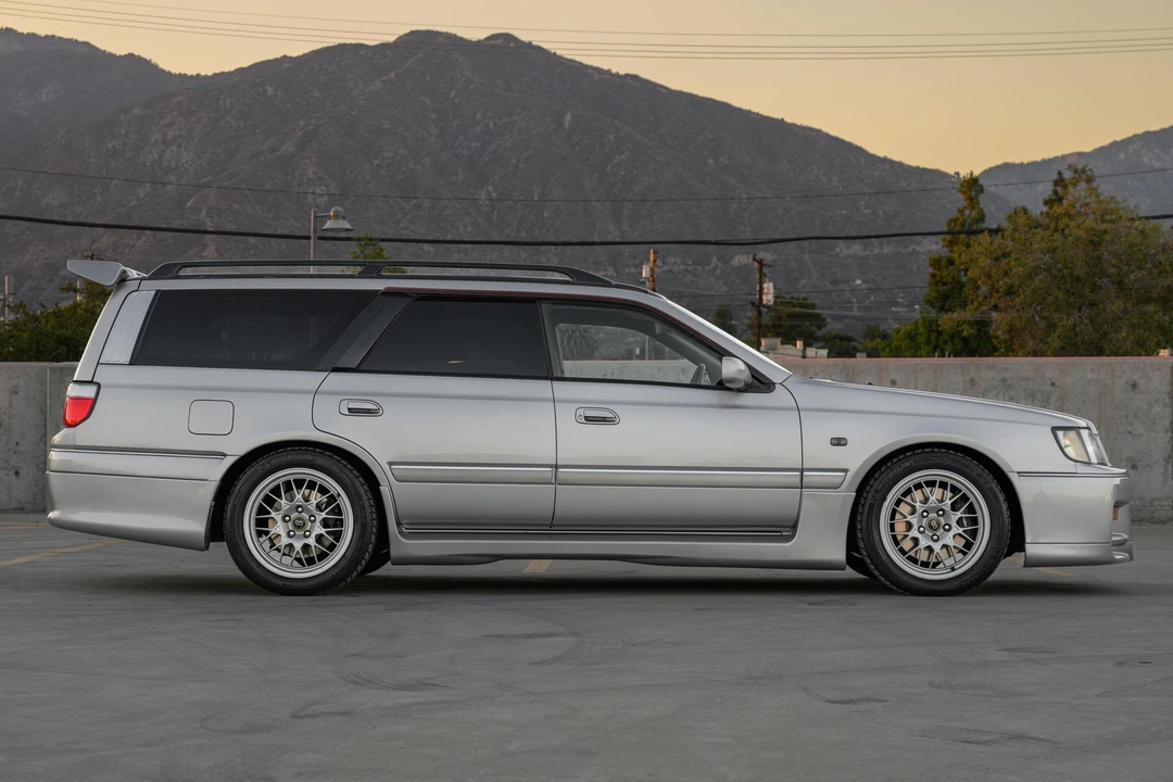 1998 Nissan Stagea 1st Gen - Image 3 of 31