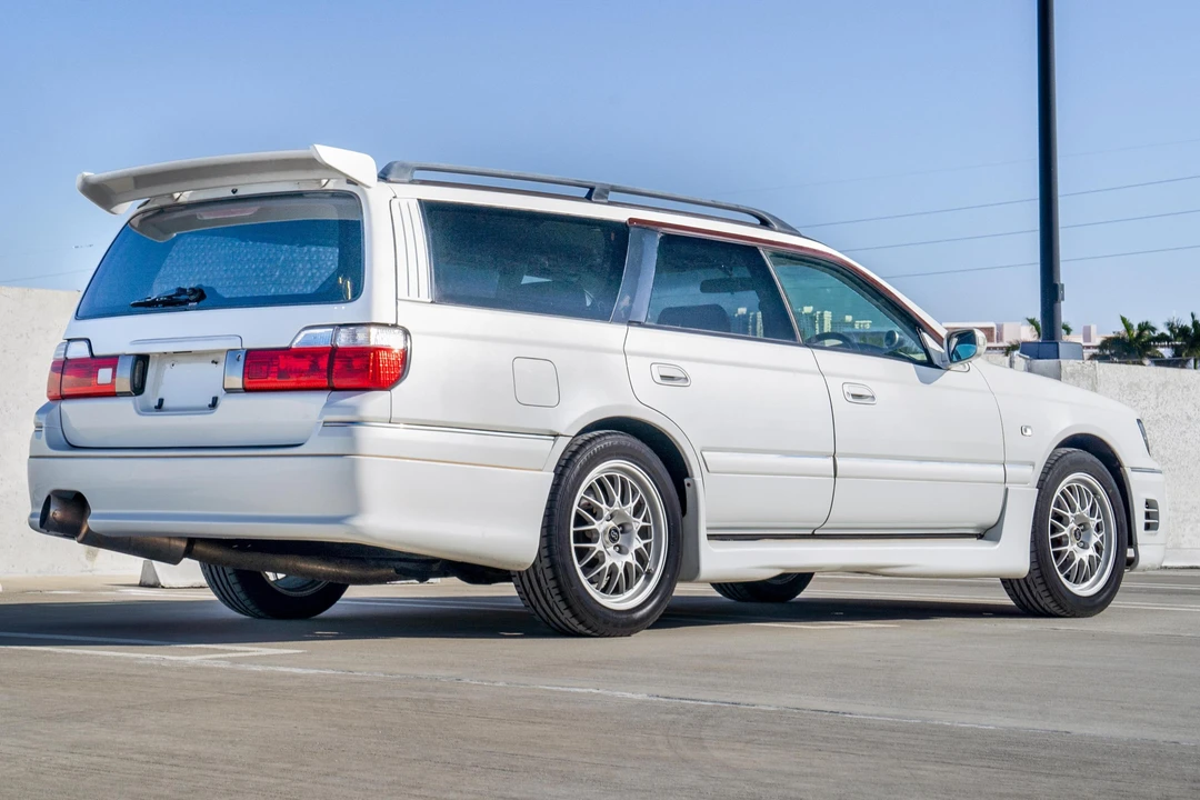 1998 Nissan Stagea 1st Gen - Image 4 of 31