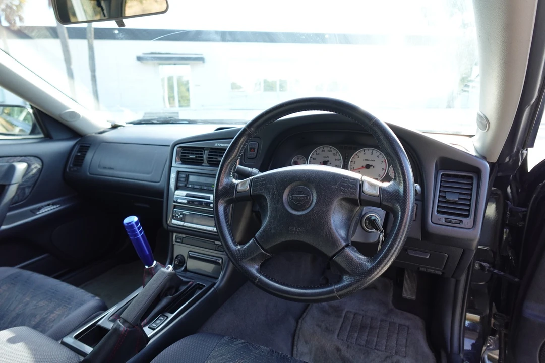1998 Nissan Stagea 1st Gen - Image 15 of 19