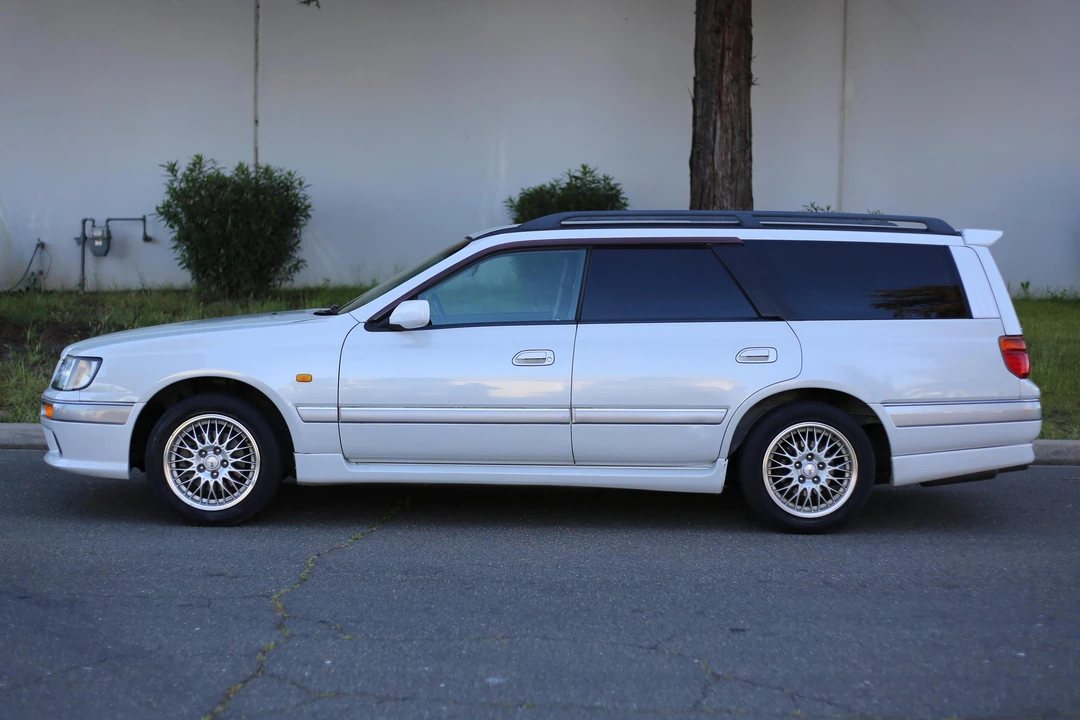 1998 Nissan Stagea 1st Gen - Image 3 of 5